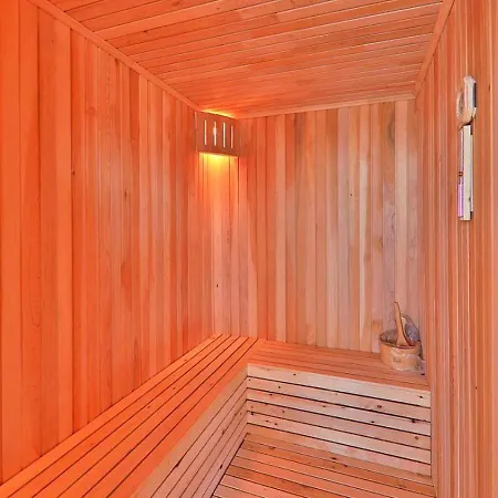2 Bedroom Secluded *