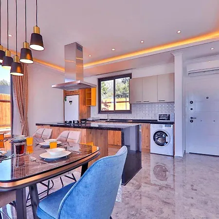 Caykoey 2 Bedroom Secluded With Private Pool Hot Tub וילה קלקן