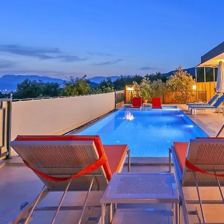 Villa 2 Bedroom Secluded