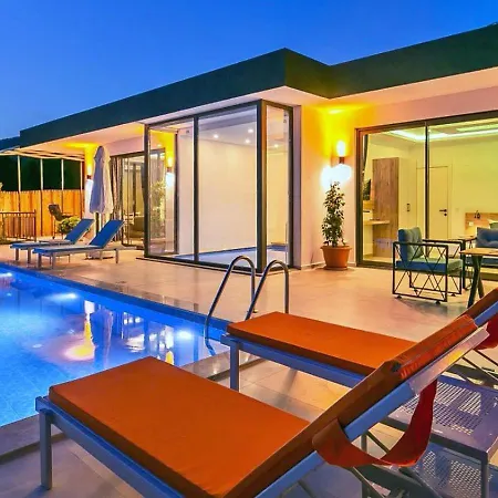 Caykoey 2 Bedroom Secluded With Private Pool Hot Tub וילה *